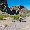 On the trail down to Closed Canyon. Na trilha indo pro Canyon Fechado. : Big Bend Ranch State Park, Closed Canyon
