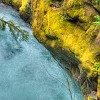 Lots of moss and turquoise water. Muito musgo e água turquesa.